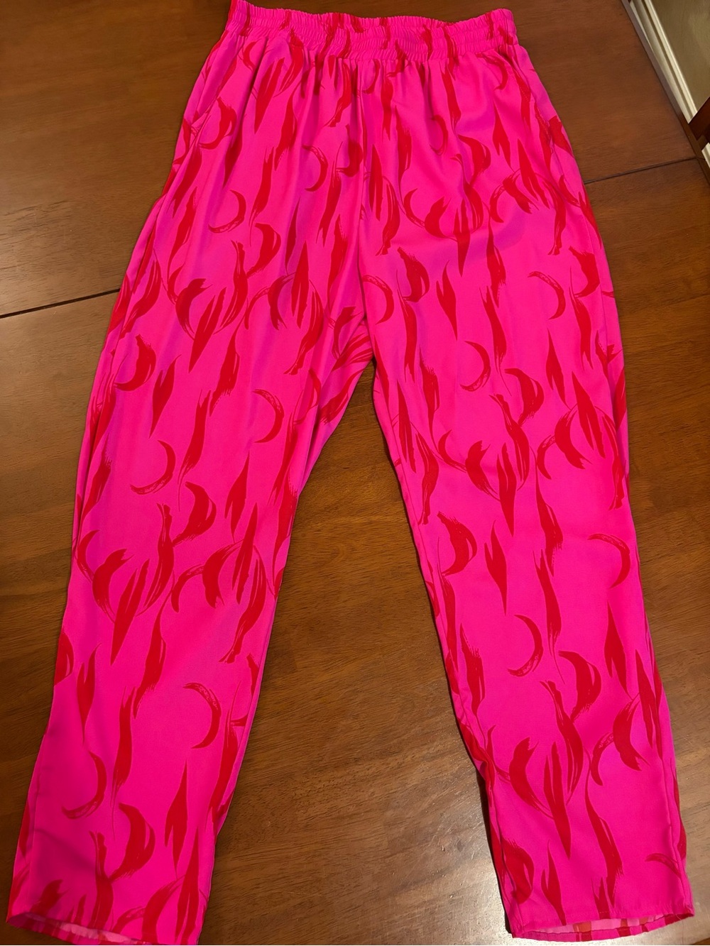 JODIFL Hot Pink Pants with Red Abstract Print